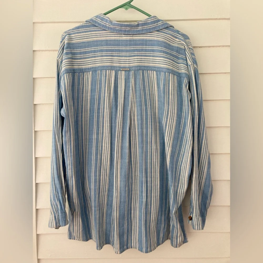Billabong | In The Tide Oversized Button-Down Shirt Size Large - Picture 6 of 11